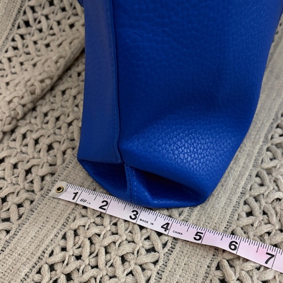 Montana West Vibrant Blue Tote Bag with Detachable Zippered Pouch - Picture 5 of 9